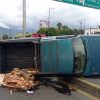 Vuelca camioneta en el libramiento norte de Morelia