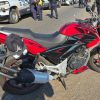 Joven motociclista resulta herida al ser embestida por un vehículo en la carretera Zamora-Morelia