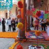 Se reviste Universidad Michoacana de coloridos altares y pasarela de catrinas, resaltando la tradición mexicana