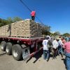 Compesca entrega 500 toneladas de cemento a productores acuícolas de Tierra Caliente