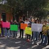 Allegados de profesor detenido exigen justicia a las autoridades, y protestaron públicamente