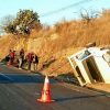 Vuelcan 2 vehículos en la carretera Morelia-Salamanca